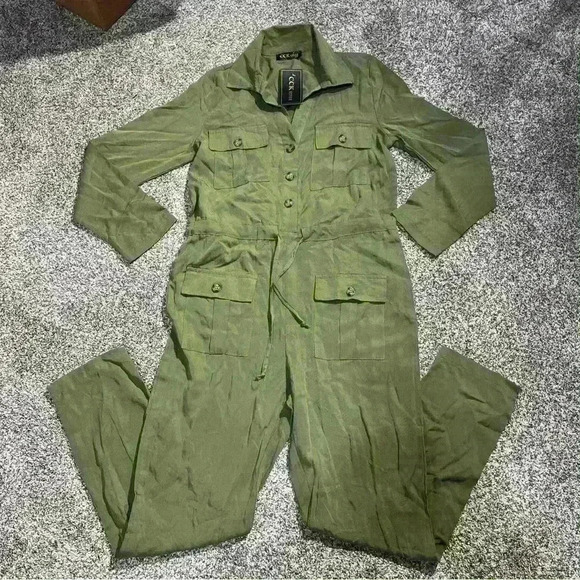 CCK Style Olive Green Parachute Cargo Jumpsuit NWT- Women’s Small/36 - Picture 1 of 11